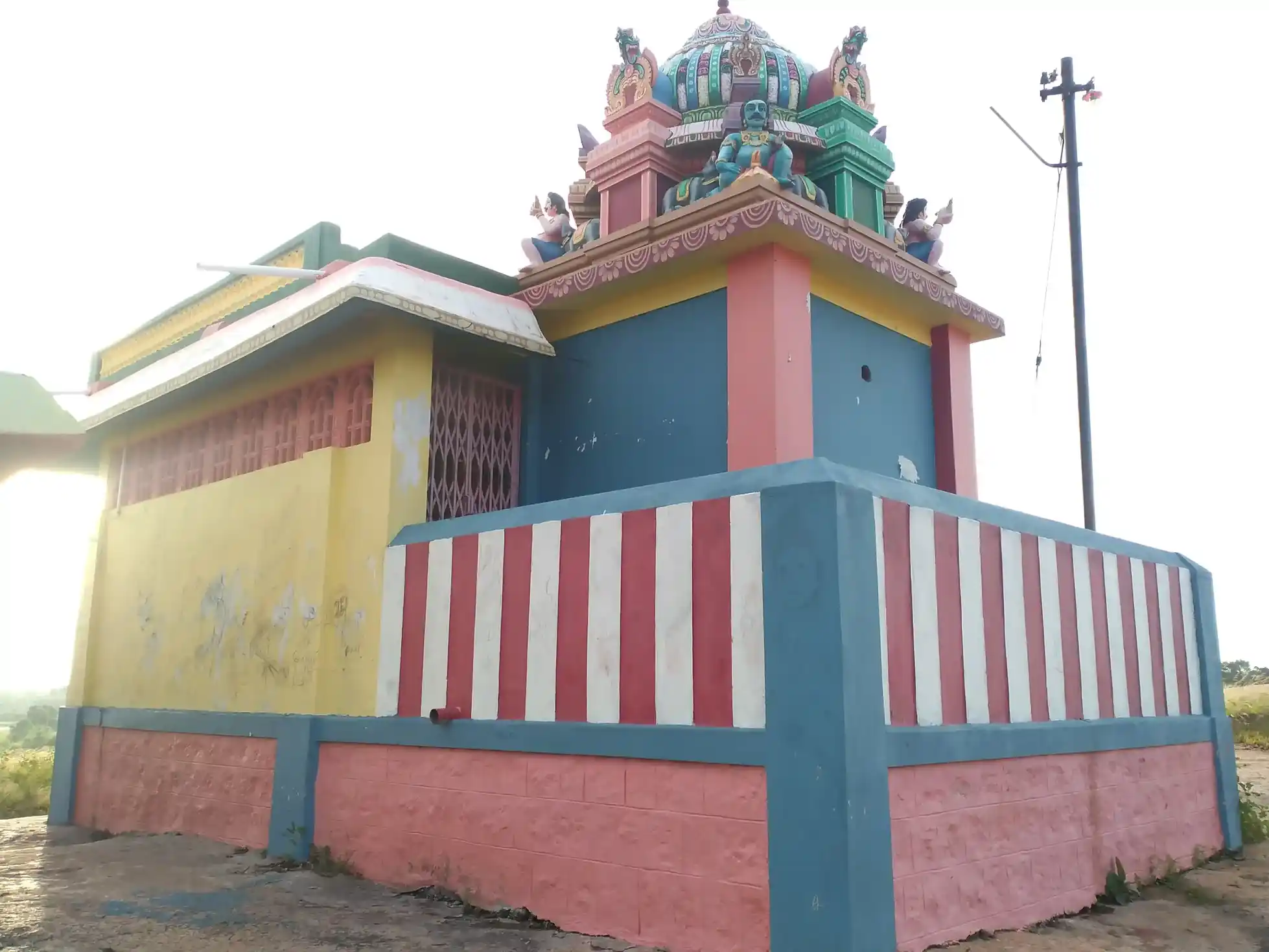 Arulmigu Senbaga Sidthi Vinayagar, Sekkipatti - 625105 அருள்மிகு செண்பக சித்தி விநாயகர், கருப்பணசுவாமி, அம்மச்சியரம்மன் கோயில், சேக்கிபட்டி - 625105, Madurai - Ancient Temple Architecture and History Image 2