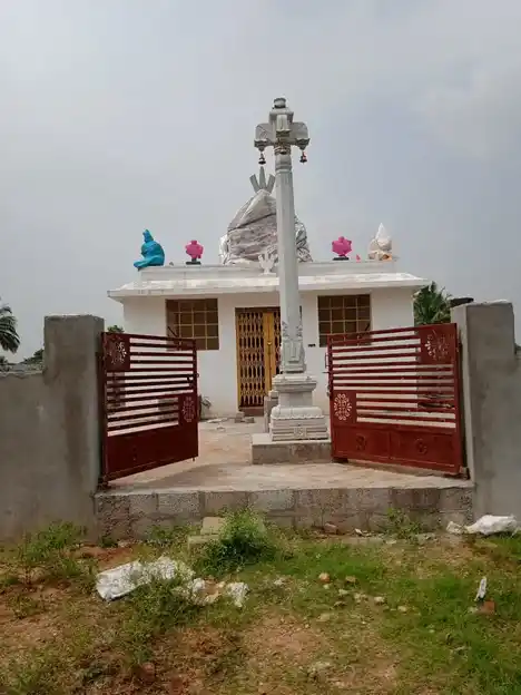 Arulmigu Sendraya Perumal Swamy Temple, Near Om Shakthi Temple, Pattagapatti - 636808 அருள்மிகு சென்றாய பெருமாள் திருக்கோயில், Near Om Shakthi Temple, Pattagapatti - 636808, Dharmapuri - Ancient Temple Architecture and History Image 2