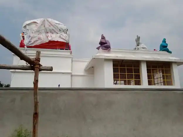 Arulmigu Sendraya Perumal Swamy Temple, Near Om Shakthi Temple, Pattagapatti - 636808 அருள்மிகு சென்றாய பெருமாள் திருக்கோயில், Near Om Shakthi Temple, Pattagapatti - 636808, Dharmapuri - Ancient Temple Architecture and History Image 3