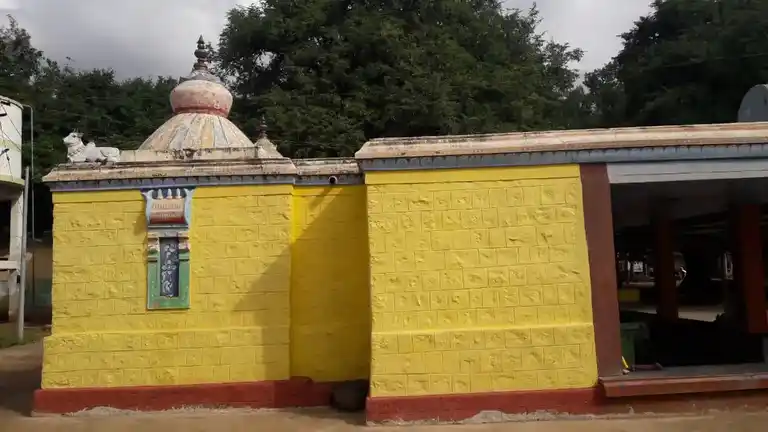 Arulmigu Sendraya Perumal Temple, Madathur, 22,Nanjundapuram - 641018 அருள்மிகு சென்றராயர் பெருமாள் திருக்கோயில், Madathur, 22,Nanjundapuram - 641018, Coimbatore - Ancient Temple Architecture and History Image 3