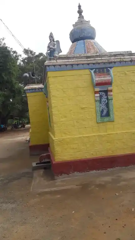 Arulmigu Sendraya Perumal Temple, Madathur, 22,Nanjundapuram - 641018 அருள்மிகு சென்றராயர் பெருமாள் திருக்கோயில், Madathur, 22,Nanjundapuram - 641018, Coimbatore - Ancient Temple Architecture and History Image 4