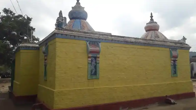 Arulmigu Sendraya Perumal Temple, Madathur, 22,Nanjundapuram - 641018 அருள்மிகு சென்றராயர் பெருமாள் திருக்கோயில், Madathur, 22,Nanjundapuram - 641018, Coimbatore - Ancient Temple Architecture and History Image 5