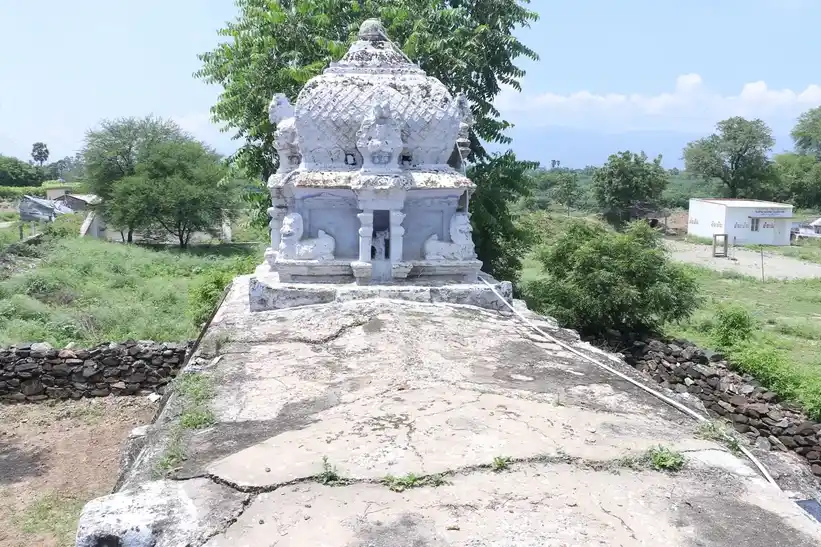 Arulmigu Sendraya Perumal Temple, Patlur - 638314 Arulmigu Sendraya Perumal Temple, Patlur - 638314, Erode - Ancient Temple Architecture and History Image 3