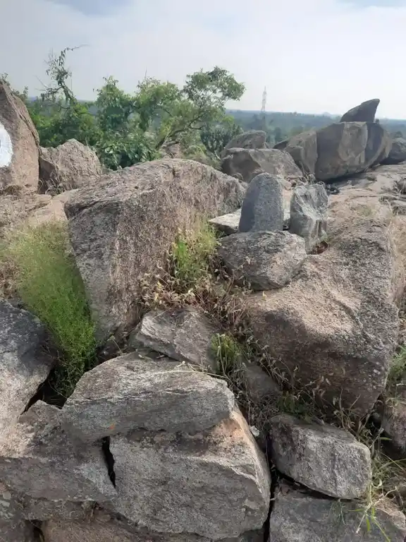 Arulmigu Sendraya Swamy Temple, Hanumanthapuram - 636808 அருள்மிகு சென்றாயசாமி திருக்கோயில், Hanumanthapuram - 636808, Dharmapuri - Ancient Temple Architecture and History Image 3