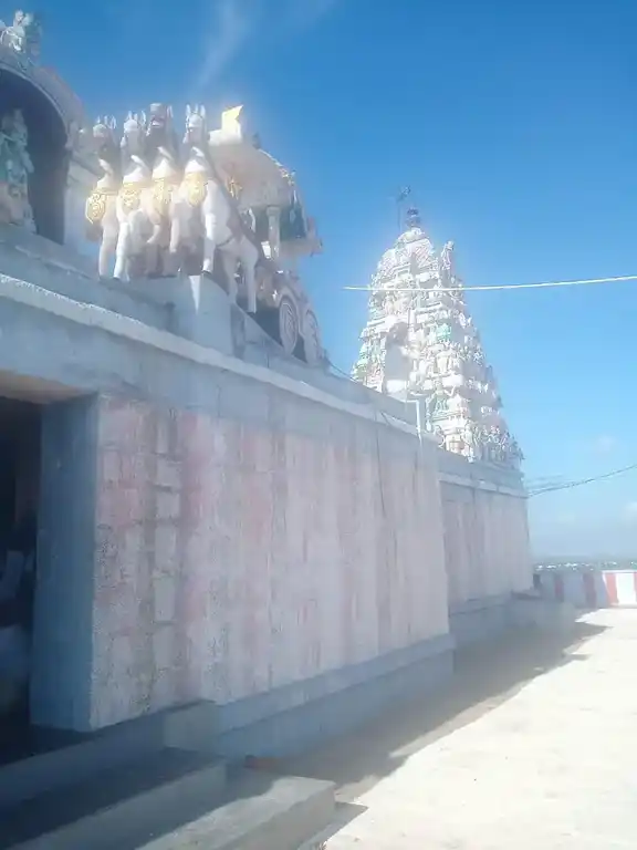 Arulmigu Sendrayaperumal Mariamman Temple, Rakkipatti - 637504 அருள்மிகு சென்றாயப்பெருமாள், மாரியம்மன், ஓம்காளியம்மன் வகையறா திருக்கோயில், ராக்கிப்பட்டி - 637504, Salem - Ancient Temple Architecture and History Image 3