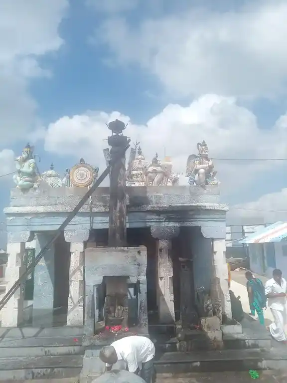 Arulmigu Sendrayaperumal Mariamman Temple, Rakkipatti - 637504 அருள்மிகு சென்றாயப்பெருமாள், மாரியம்மன், ஓம்காளியம்மன் வகையறா திருக்கோயில், ராக்கிப்பட்டி - 637504, Salem - Ancient Temple Architecture and History Image 4