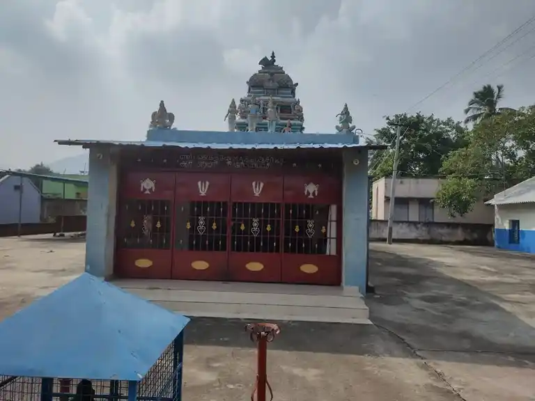 Arulmigu Sendrayaperumal Mariyamman Temple, Kadamparaalli, Gopalapattipudur - 636906 அருள்மிகு சென்றாய பெருமாள், மாரியம்மன் திருக்கோயில், Kadamparaalli, Gopalapattipudur - 636906, Dharmapuri - Ancient Temple Architecture and History Image 3