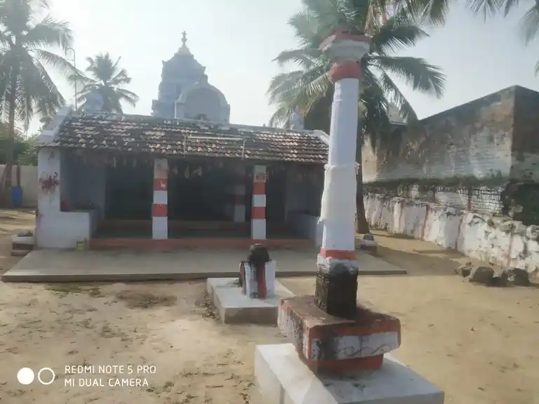 Arulmigu Sendrayaperumal Temple, Karuvalli, Poosaripatti - 636305 அருள்மிகு சென்றாய பெருமாள் திருக்கோயில், Karuvalli, Poosaripatti - 636305, Salem - Ancient Temple Architecture and History Image 4