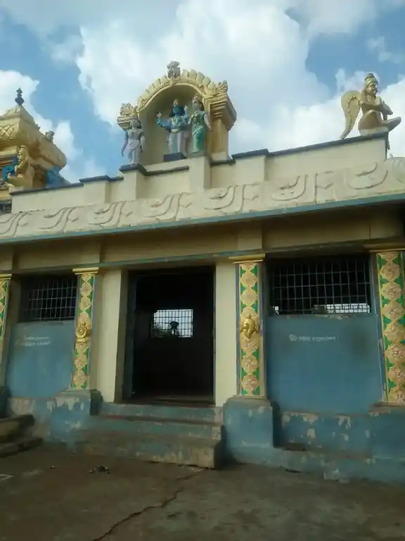 Arulmigu Sendrayaperumal Temple, Koochamalai Adivaram, Narasojipatti - 636004 அருள்மிகு சென்றாயப்பெருமாள் திருக்கோயில், கூச்சமலை அடிவாரம், நற்சோதிப்பட்டி - 636004, Salem - Ancient Temple Architecture and History Image 2