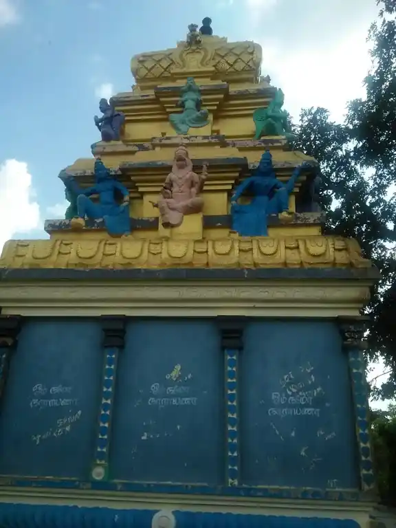 Arulmigu Sendrayaperumal Temple, Koochamalai Adivaram, Narasojipatti - 636004 அருள்மிகு சென்றாயப்பெருமாள் திருக்கோயில், கூச்சமலை அடிவாரம், நற்சோதிப்பட்டி - 636004, Salem - Ancient Temple Architecture and History Image 3