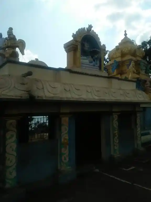 Arulmigu Sendrayaperumal Temple, Koochamalai Adivaram, Narasojipatti - 636004 அருள்மிகு சென்றாயப்பெருமாள் திருக்கோயில், கூச்சமலை அடிவாரம், நற்சோதிப்பட்டி - 636004, Salem - Ancient Temple Architecture and History Image 4