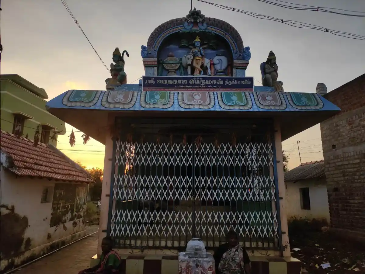 Arulmigu Sendrayaperumal Temple, Malayagoundenpatty - 624201 அருள்மிகு சென்றாயப் பெருமாள் திருக்கோயில், Malayagoundenpatty - 624201, Dindigul - Ancient Temple Architecture and History Image 3