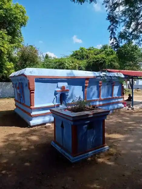 Arulmigu Sendrayaperumal Temple, Nambiyampatty, Eranapuram - 637504 அருள்மிகு சென்றாயப்பெருமாள் திருக்கோயில், Nambiyampatty, Eranapuram - 637504, Salem - Ancient Temple Architecture and History Image 5