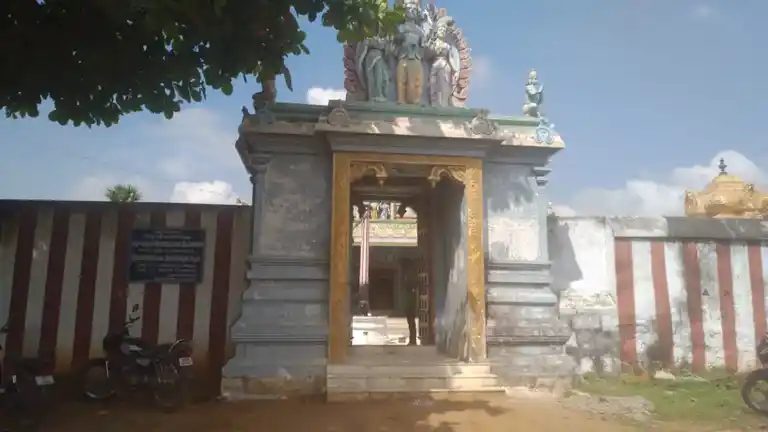 Arulmigu Sendrayaperumal Temple, Pagalpatty Pirivu Road, Pagalpatty - 636304 அருள்மிகு சென்றாயப்பெருமாள் திருக்கோயில், பாகல்பட்டி பிரிவு ரோடு, பகல்பட்டி - 636304, Salem - Ancient Temple Architecture and History Image 3