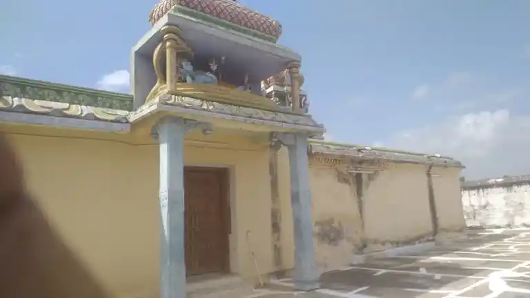 Arulmigu Sendrayaperumal Temple, Pagalpatty Pirivu Road, Pagalpatty - 636304 அருள்மிகு சென்றாயப்பெருமாள் திருக்கோயில், பாகல்பட்டி பிரிவு ரோடு, பகல்பட்டி - 636304, Salem - Ancient Temple Architecture and History Image 5