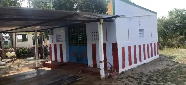 Arulmigu Sendrayaperumal Temple, Pappichettipatty, Kadayampatti North - 636305 அருள்மிகு சென்றாய பெருமாள் திருக்கோயில், Pappichettipatty, Kadayampatti North - 636305, Salem - Ancient Temple Architecture and History Image 2