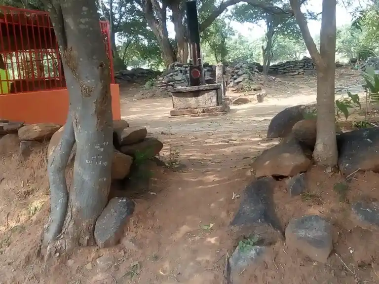 Arulmigu Sendrayaperumal Temple, Pattagarahalli - 635204 Arulmigu Sendrayaperumal Temple, Pattagarahalli - 635204, Krishnagiri - Ancient Temple Architecture and History Image 3