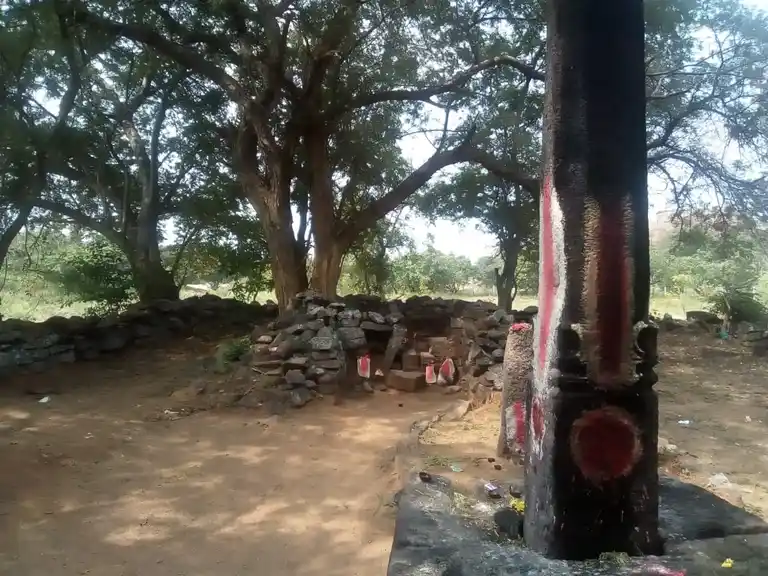 Arulmigu Sendrayaperumal Temple, Pattagarahalli - 635204 Arulmigu Sendrayaperumal Temple, Pattagarahalli - 635204, Krishnagiri - Ancient Temple Architecture and History Image 5