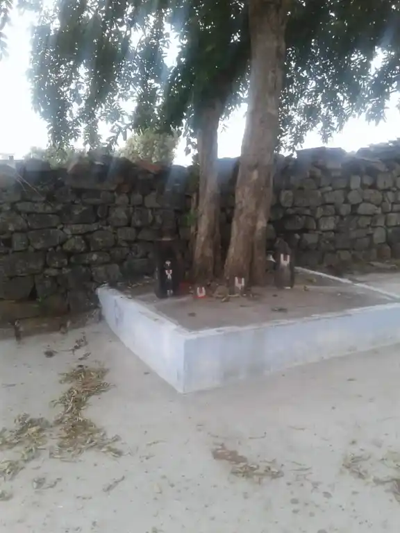 Arulmigu Sendrayaperumal Temple, Poosaripatty - 636305 அருள்மிகு சென்றாயப் பெருமாள் திருக்கோயில், Poosaripatty - 636305, Salem - Ancient Temple Architecture and History Image 3