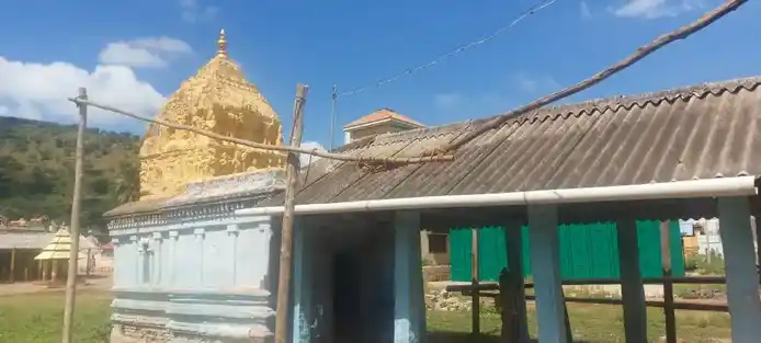 Arulmigu Sendrayaperumal Temple, Singipuram - 636115 அருள்மிகு சென்றாயப்பெருமாள் திருக்கோயில், Singipuram - 636115, Salem - Ancient Temple Architecture and History Image 2