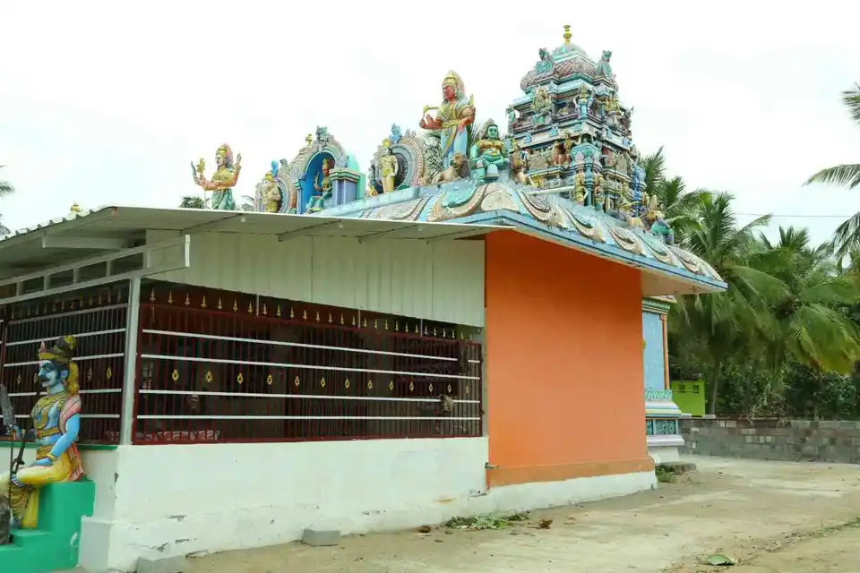 Arulmigu Sendrayaswamy Temple, Chinnankuppam - 636903 அருள்மிகு சென்றாயசாமி திருக்கோயில், Chinnankuppam - 636903, Dharmapuri - Ancient Temple Architecture and History Image 4