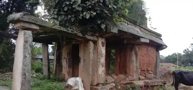 Arulmigu Sendrayaswamy Temple, Devaganapalli - 635110 அருள்மிகு சென்றாயசாமி திருக்கோயில், Devaganapalli - 635110, Krishnagiri - Ancient Temple Architecture and History Image 3