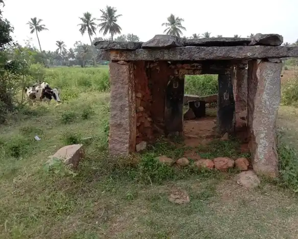 Arulmigu Sendrayaswamy Temple, Indamangalam - 635111 அருள்மிகு சென்றாயசாமி திருக்கோயில், கொட்டுமாரனஅள்ளி - 635111, Dharmapuri - Ancient Temple Architecture and History Image 4
