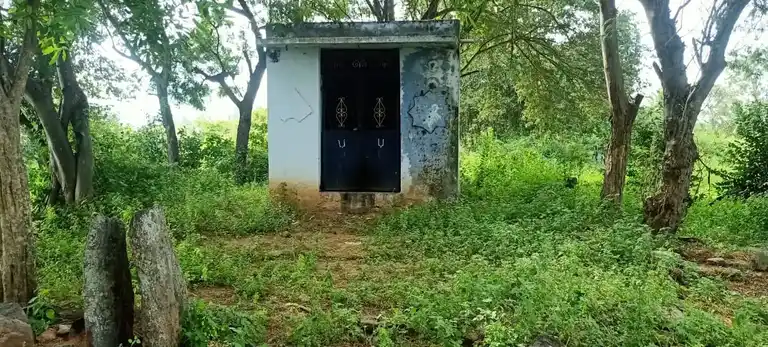 Arulmigu Sendrayaswamy Temple, Masanikuppam - 635121 அருள்மிகு சென்றாயசுவாமி திருக்கோயில், மாசானகுப்பம் - 635121, Krishnagiri - Ancient Temple Architecture and History Image 2