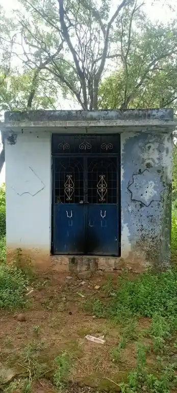 Arulmigu Sendrayaswamy Temple, Masanikuppam - 635121 அருள்மிகு சென்றாயசுவாமி திருக்கோயில், மாசானகுப்பம் - 635121, Krishnagiri - Ancient Temple Architecture and History Image 4