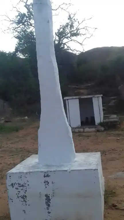 Arulmigu Sendrayaswmay Temple, Javvathiappankuttai, Kamarajnagar - 635120 அருள்மிகு சென்றாயசுவாமி திருக்கோயில், காமராஜ்நகர் - 635120, Krishnagiri - Ancient Temple Architecture and History Image 2