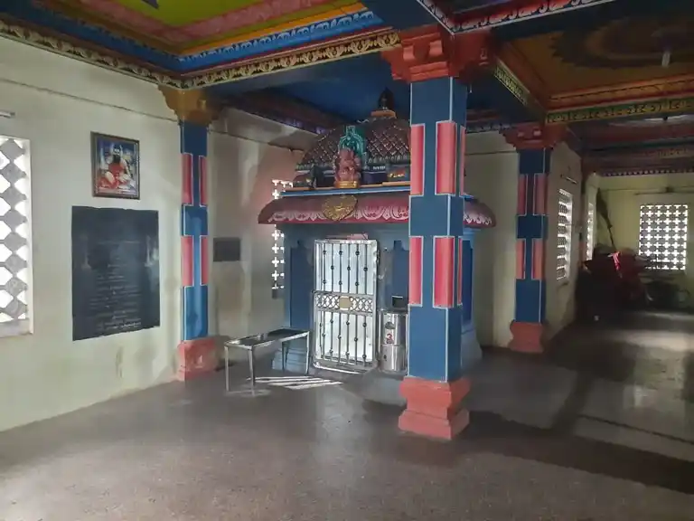 Arulmigu Sengalamman Temple, Sembulivaram - 600067 அருள்மிகு செங்காளம்மன் திருக்கோயில், செம்புலிவரம், செம்புலிவரம் - 600067, Tiruvallur - Ancient Temple Architecture and History Image 6