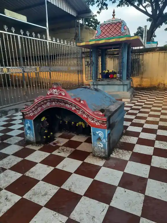 Arulmigu Sengalamman Temple, Sembulivaram - 600067 அருள்மிகு செங்காளம்மன் திருக்கோயில், செம்புலிவரம், செம்புலிவரம் - 600067, Tiruvallur - Ancient Temple Architecture and History Image 10