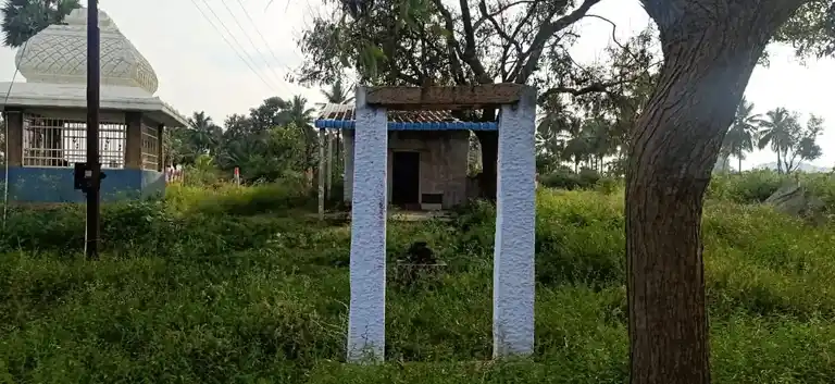 Arulmigu Sengaliamman Temple, Periyerippatti - 636503 அருள்மிகு செங்காளியம்மன், திருக்கோயில், Periyerippatti - 636503, Salem - Ancient Temple Architecture and History Image 3