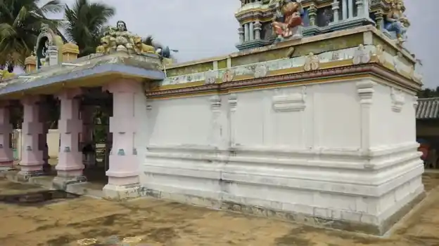 Arulmigu Sengaluneeraman Temple, Velusamuthiram - 624621 அருள்மிகு செங்கழுநீரம்மன் திருக்கோயில், Velusamuthiram - 624621, Dindigul - Ancient Temple Architecture and History Image 2