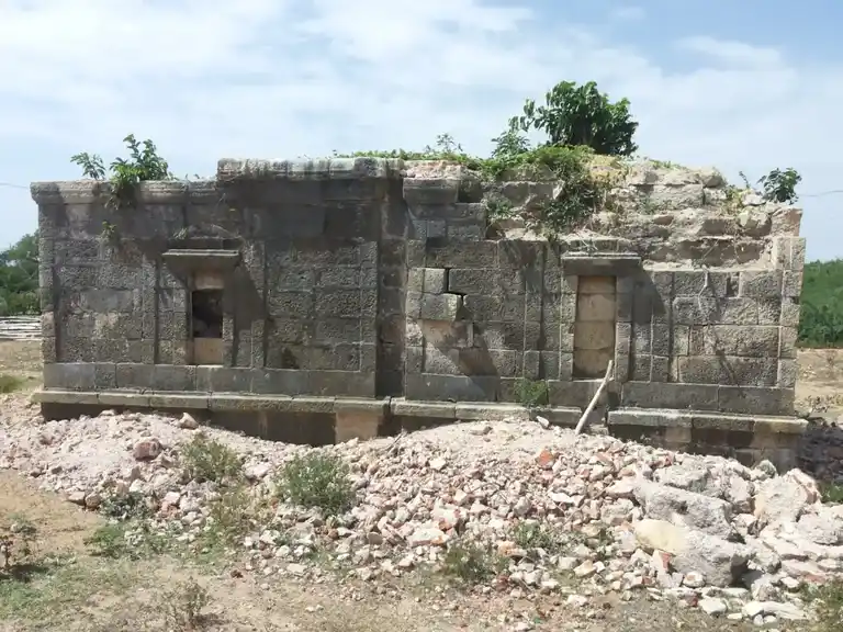 Arulmigu Sengamalai Andavar Temple, Nerinjikorai - 621704 Arulmigu Sengamalai Andavar Temple,  - 621704, Ariyalur - Ancient Temple Architecture and History Image 2