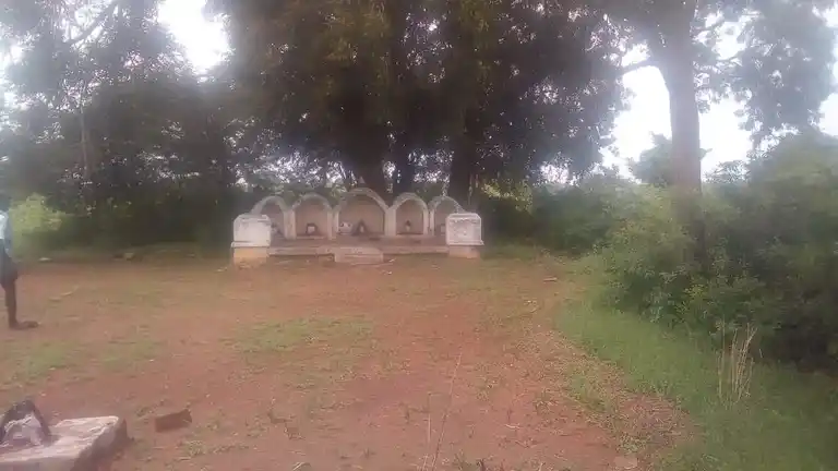 Arulmigu Sengamalai Andavar Temple, Sathamngalam - 621730 Arulmigu Sengamalai Andavar Temple,  - 621730, Ariyalur - Ancient Temple Architecture and History Image 2