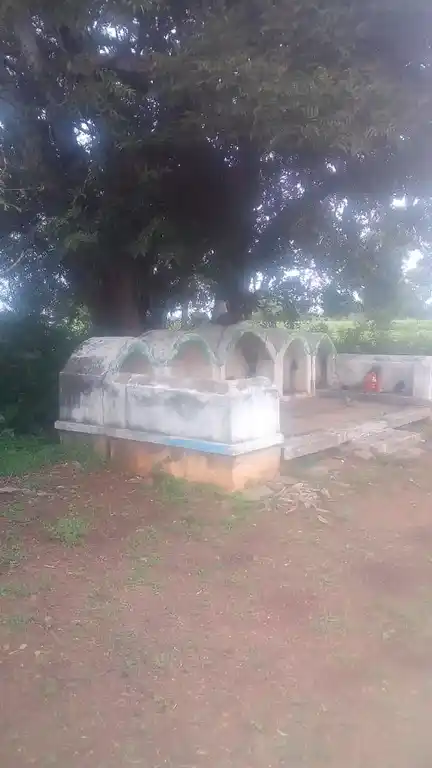 Arulmigu Sengamalai Andavar Temple, Sathamngalam - 621730 Arulmigu Sengamalai Andavar Temple,  - 621730, Ariyalur - Ancient Temple Architecture and History Image 4