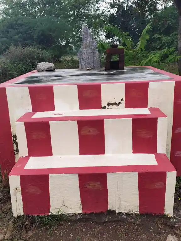 Arulmigu Sengamalaiamman Temple, Alakuvarpatti - 624001 Arulmigu Sengamalaiamman Temple, Alakuvarpatti - 624001, Dindigul - Ancient Temple Architecture and History Image 4