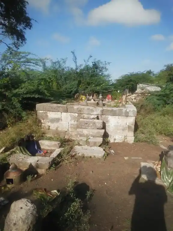 Arulmigu Sengamalaiyan Temple, Pullambadi - 621712 Arulmigu Sengamalaiyan Temple, Pullambadi - 621712, Thiruchirappalli - Ancient Temple Architecture and History Image 4