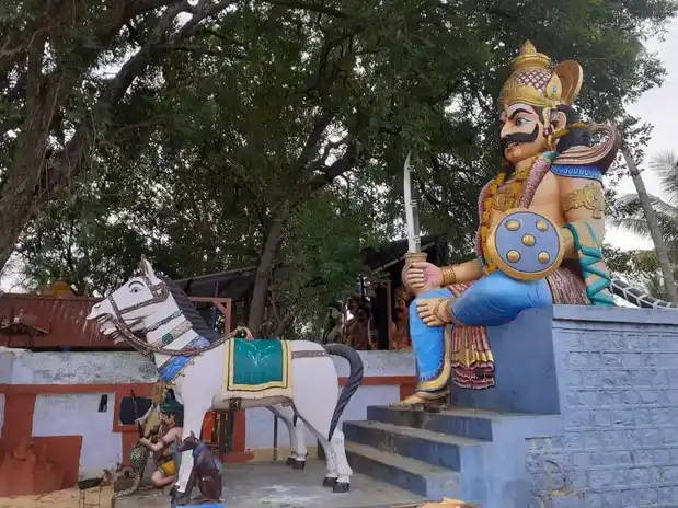 Arulmigu Sengattu Muniappan Temple, Saavadipalayam - 638104 அருள்மிகு செங்காட்டு முனியப்பன் திருக்கோயில், Saavadipalayam - 638104, Erode - Ancient Temple Architecture and History Image 3