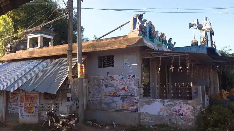 Arulmigu Sengazhaneer Pillaiyar Temple, Sundraperumal Koil, Sundraperumal Koil - 614208 அருள்மிகு செங்கழுநீர் பிள்ளையார் திருக்கோயில், Sundraperumal Koil, சுந்தரப்பெருமாள்கோயில் - 614208, Thanjavur - Ancient Temple Architecture and History Image 3