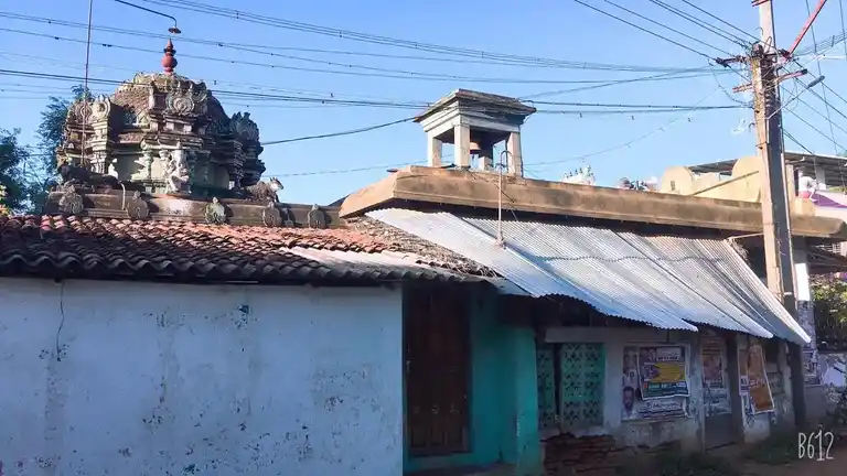 Arulmigu Sengazhaneer Pillaiyar Temple, Sundraperumal Koil, Sundraperumal Koil - 614208 அருள்மிகு செங்கழுநீர் பிள்ளையார் திருக்கோயில், Sundraperumal Koil, சுந்தரப்பெருமாள்கோயில் - 614208, Thanjavur - Ancient Temple Architecture and History Image 4