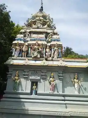 Arulmigu Sengazhuneer Mariamman Temple, Puvarasankuppam - 605105 அருள்மிகு செங்கழுநீர் மாரியம்மன் திருக்கோயில், பூவரசன்குப்பம் - 605105, Viluppuram - Ancient Temple Architecture and History Image 2