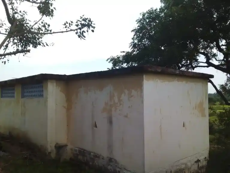 Arulmigu Sengidakaran Karaiperumal Temple, Karaiyur - 622002 அருள்மிகு செங்கிடாகாரன் கரைப்பெருமாள் திருக்கோயில், Karaiyur - 622002, Pudukkottai - Ancient Temple Architecture and History Image 2