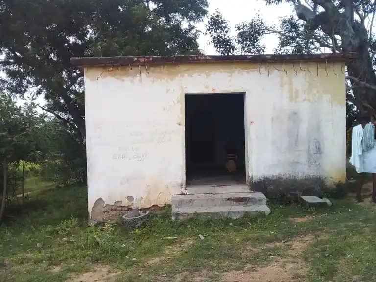 Arulmigu Sengidakaran Karaiperumal Temple, Karaiyur - 622002 அருள்மிகு செங்கிடாகாரன் கரைப்பெருமாள் திருக்கோயில், Karaiyur - 622002, Pudukkottai - Ancient Temple Architecture and History Image 6