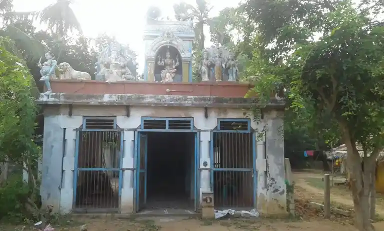 Arulmigu Sengluneeramman Temple, Nayakkankottai - 614019 அருள்மிகு செங்கழுநீர் அம்மன் கோயில், Nayakkankottai - 614019, Thanjavur - Ancient Temple Architecture and History Image 4