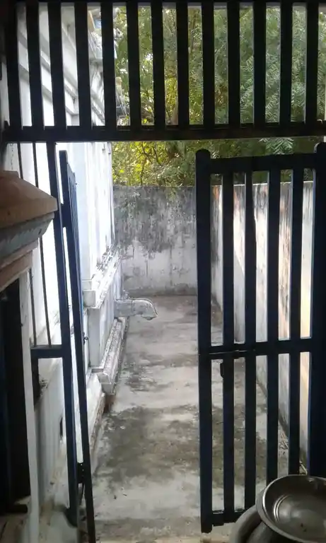 Arulmigu Sengluneeramman Temple, Nayakkankottai - 614019 அருள்மிகு செங்கழுநீர் அம்மன் கோயில், Nayakkankottai - 614019, Thanjavur - Ancient Temple Architecture and History Image 7