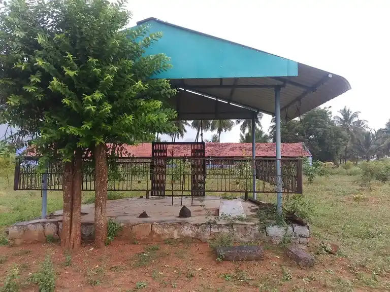 Arulmigu Sengodampalayam Muniappan Temple, Sarkar Uduppam - 637019 அருள்மிகு செங்கோடம்பாளையம் முனியப்பன் திருக்கோயில், Sarkar Uduppam - 637019, Namakkal - Ancient Temple Architecture and History Image 2