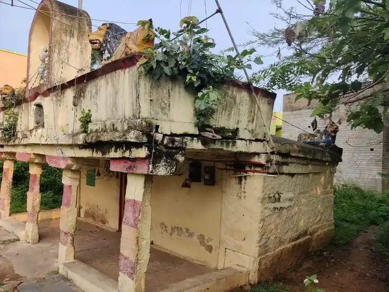 Arulmigu Sengooramman Temple, Near Water Tank, Ramanjeri - 602001 அருள்மிகு செங்கூரம்மன் திருக்கோயில், Near Water Tank, Ramanjeri - 602001, Tiruvallur - Ancient Temple Architecture and History Image 4