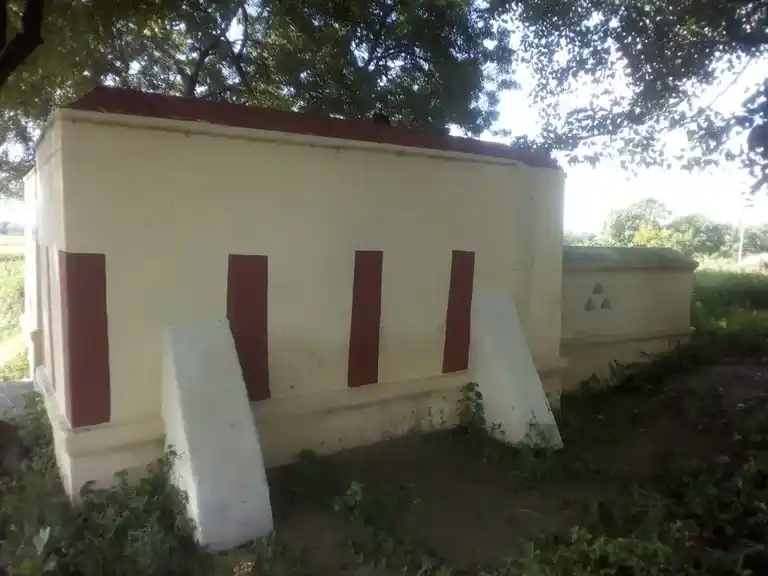 Arulmigu Senkazhuthamman Temple, Arakkonam Main Road, Kattupattur - 631552 அருள்மிகு செங்கழுத்தம்மன் திருக்கோயில், காட்டுப்பட்டூர் - 631552, Kancheepuram - Ancient Temple Architecture and History Image 4